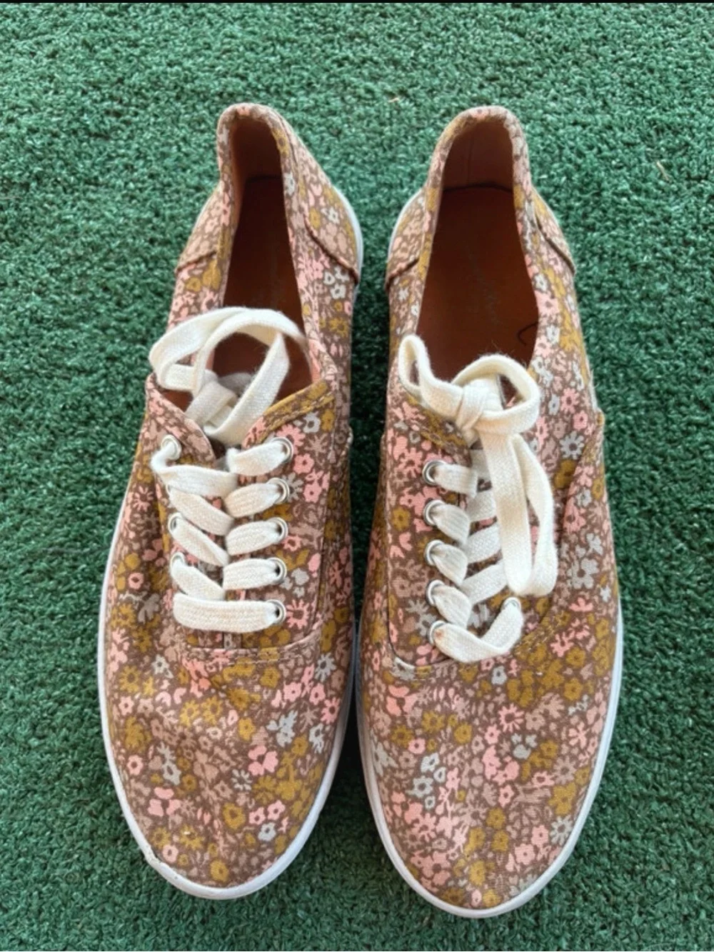 Free People Floral Lace-Up Sneakers (SZ 8) 780819🌼 ☮️